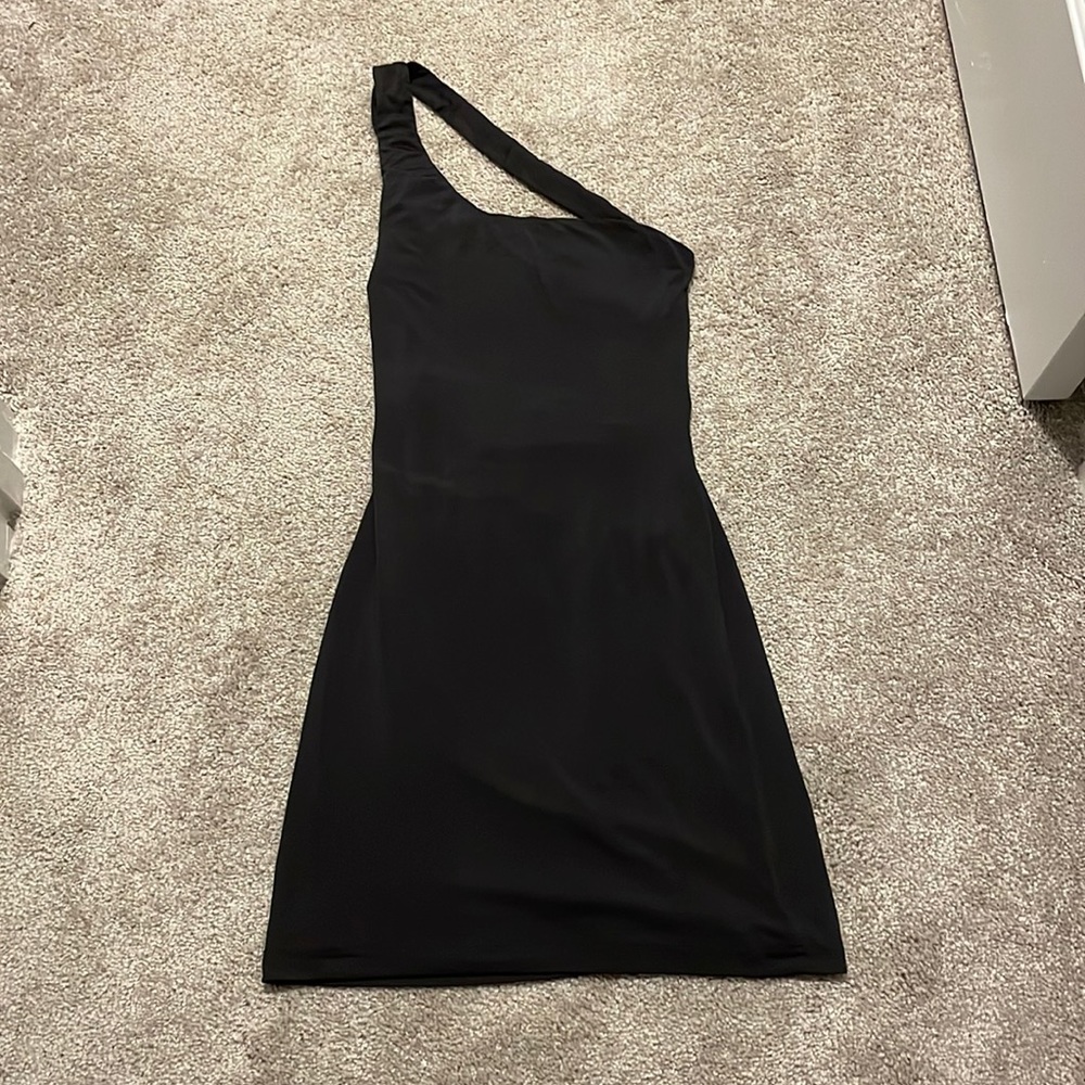Davey Strappy Back Dress in Black